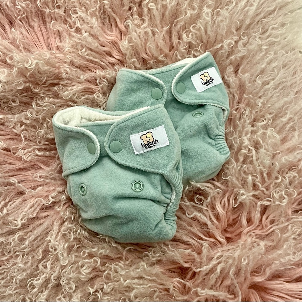 ♥️ 2-pack Grovia Newborn AIO Cloth Diapers in Buttah Glacier Velour